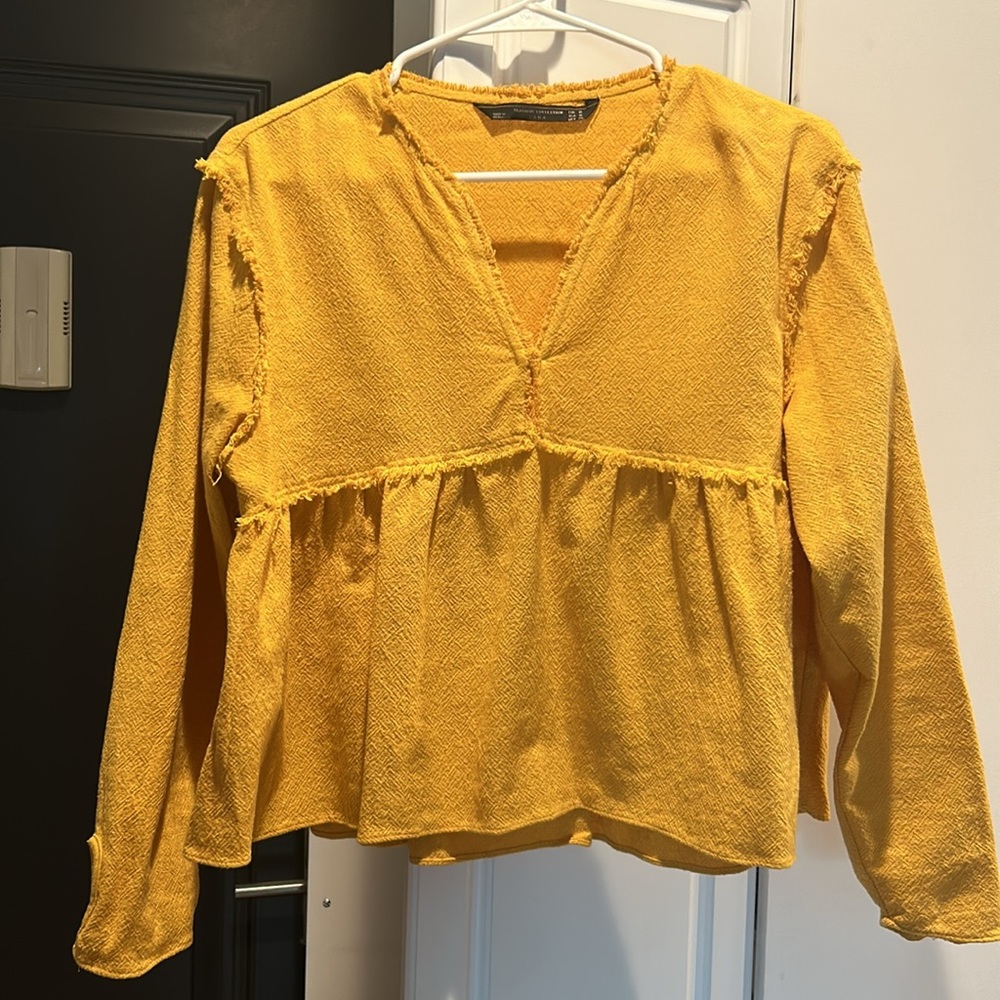 Like New Zara Top Size Medium